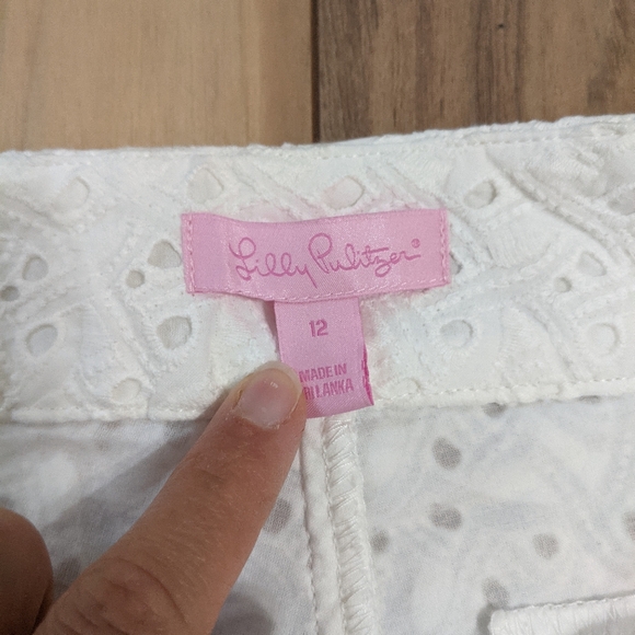 EUC! Lilly Pulitzer Ellie Shorts Resort White Eyelet Size 12 - Picture 11 of 12